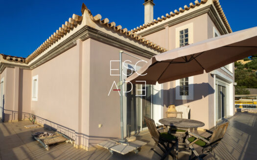 RESIDENCE OF 400 SQM